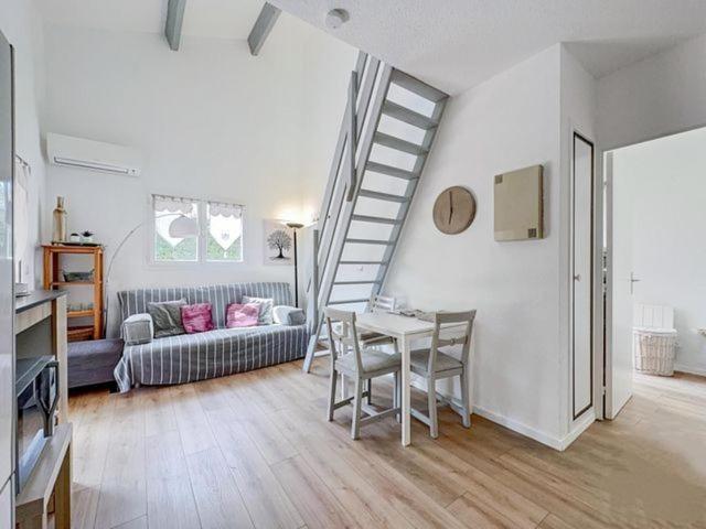 Maisonnette Kalis Calme Avec Climatisation Parking Jardin Cadre Campagne Plages A Pieds Bandol Exterior photo